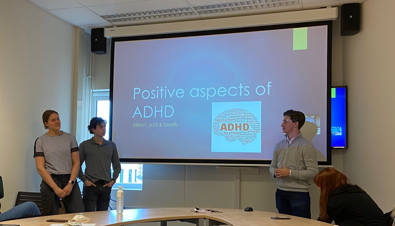 Honours students present their project